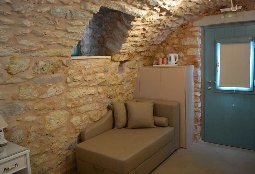 חדר סופריור לשלושה, Olea