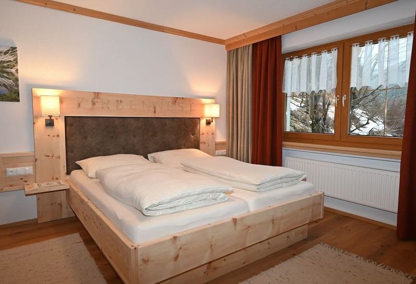 شقة غرفة واحدة, Zirbennest Martha