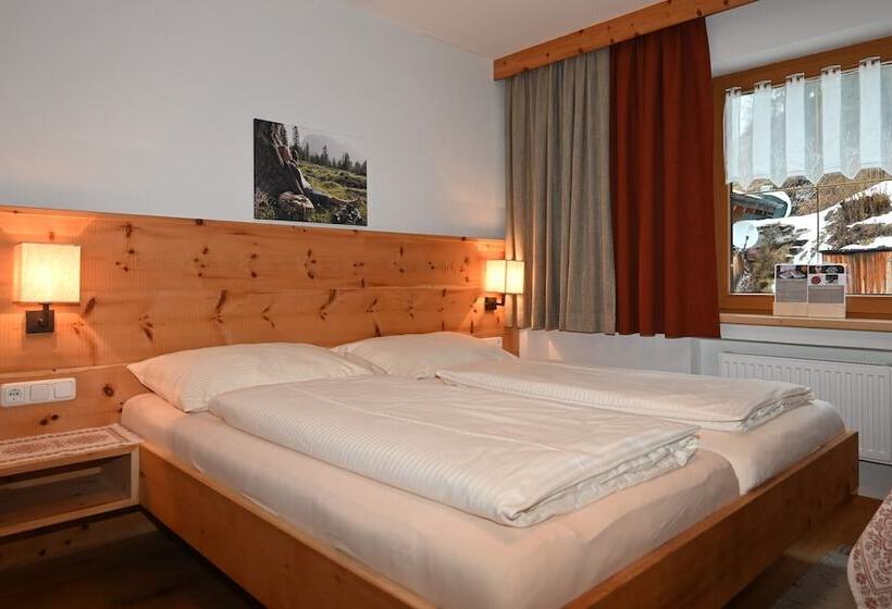 شقة غرفة واحدة, Zirbennest Martha