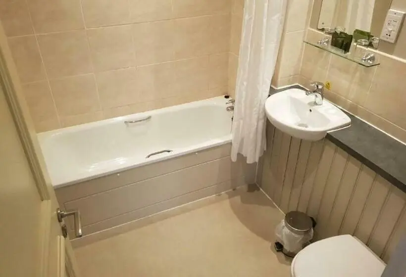 اتاق استاندارد, Savoy Country Inn