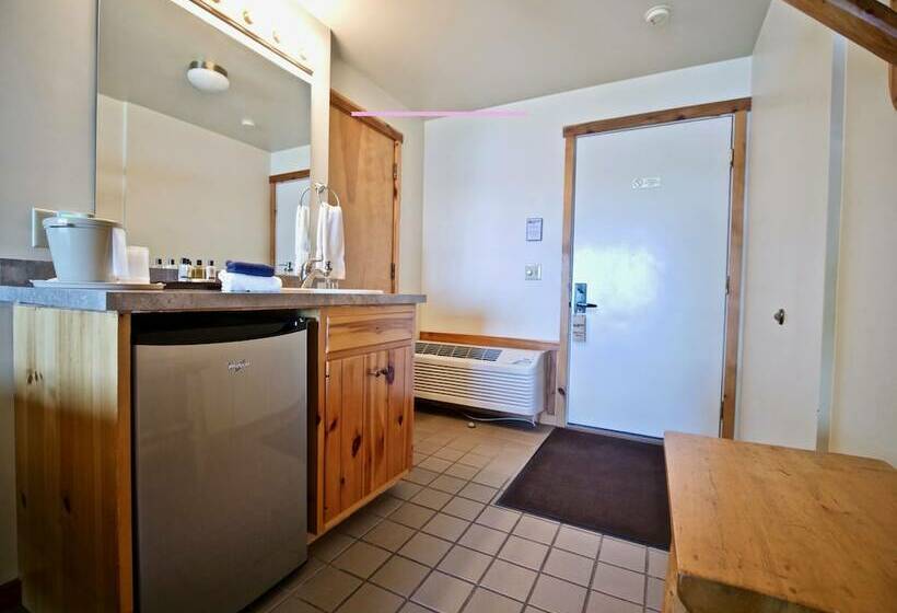 Номер Стандарт 2 Двуспальные Кровати, Whaleback Inn