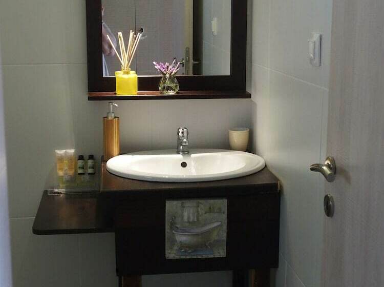 חדר אקונומי, Ktima Noosfera Wellness & Retreat Center