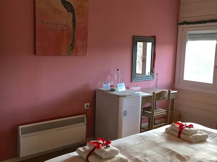 חדר אקונומי, Ktima Noosfera Wellness & Retreat Center