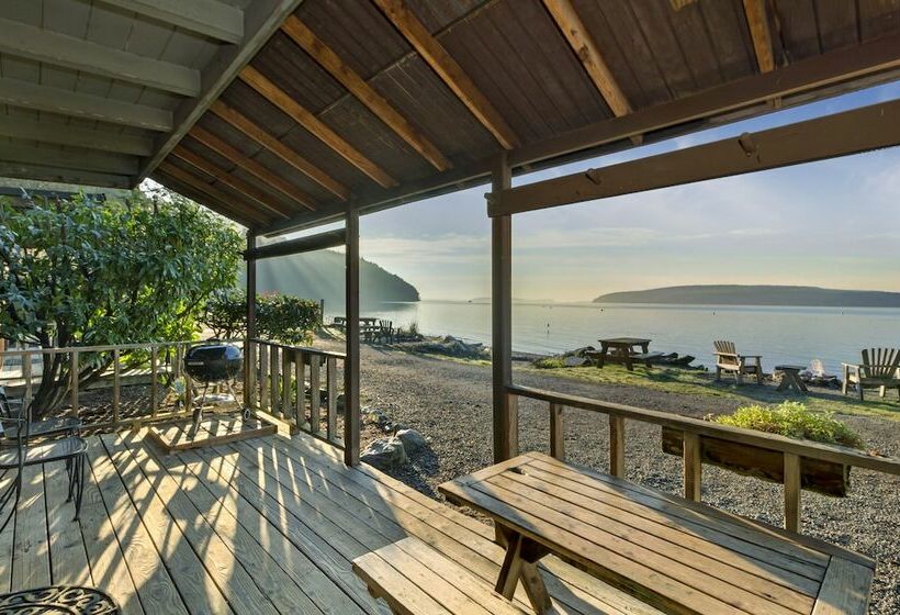 کابین, West Beach Resort