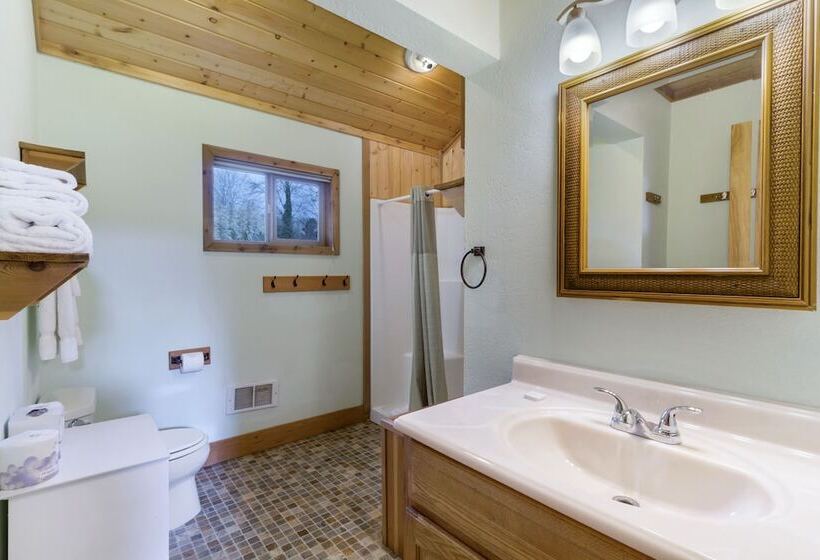 منزل غرفتين نوم, West Beach Resort