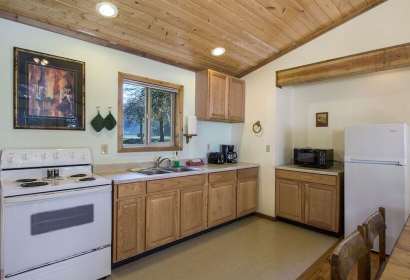 منزل غرفتين نوم, West Beach Resort