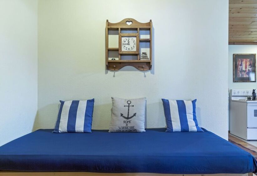 منزل غرفتين نوم, West Beach Resort