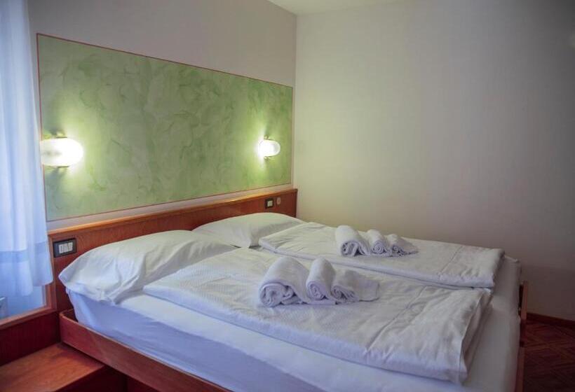 חדר סטנדרט, Alpen Hotel Rabbi