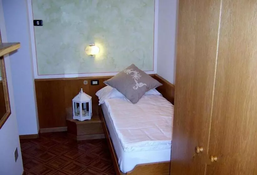 スタンダードシングルルーム, Alpen Hotel Rabbi