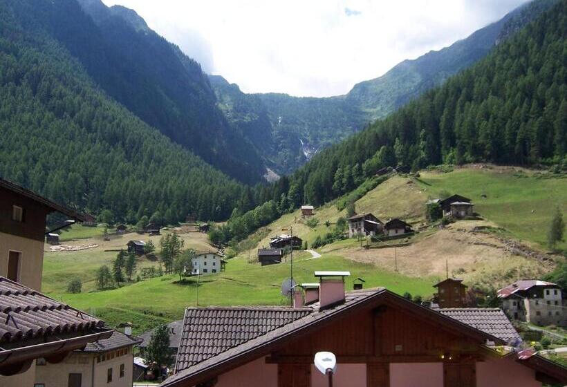 Семейный Номер, Alpen Hotel Rabbi