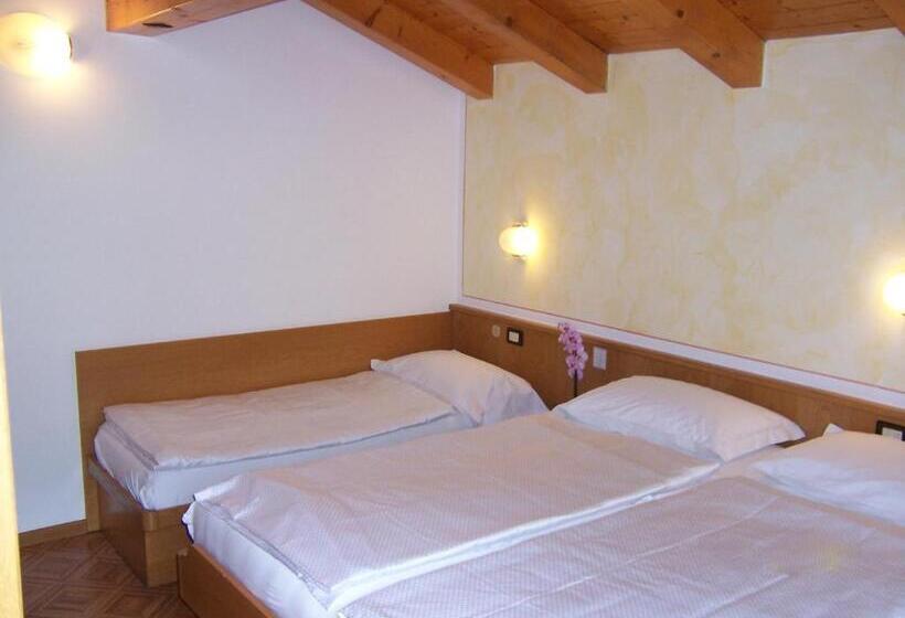 Номер Стандарт Трехместный, Alpen Hotel Rabbi