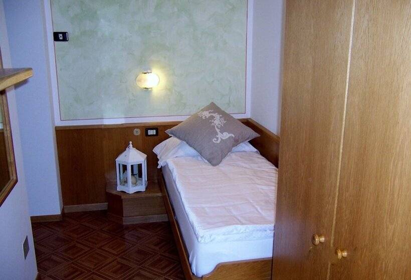 חדר סטנדרט יחיד, Alpen Hotel Rabbi