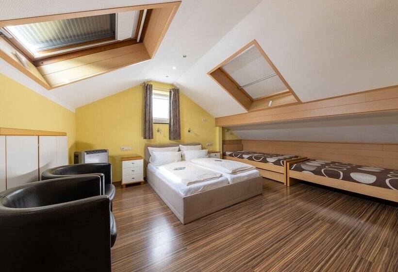 Habitación Triple Estándar, Business Pension Gasper