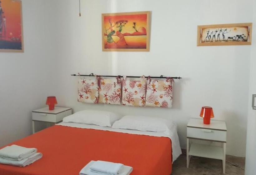 غرفة قياسية, La Caletta