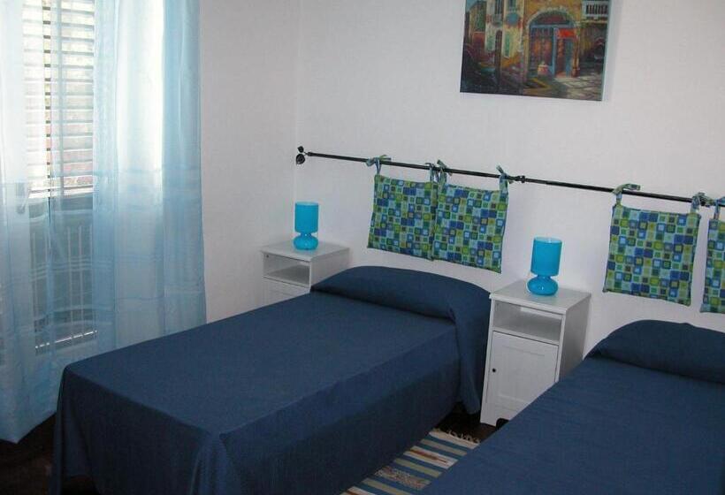 اتاق استاندارد, La Caletta
