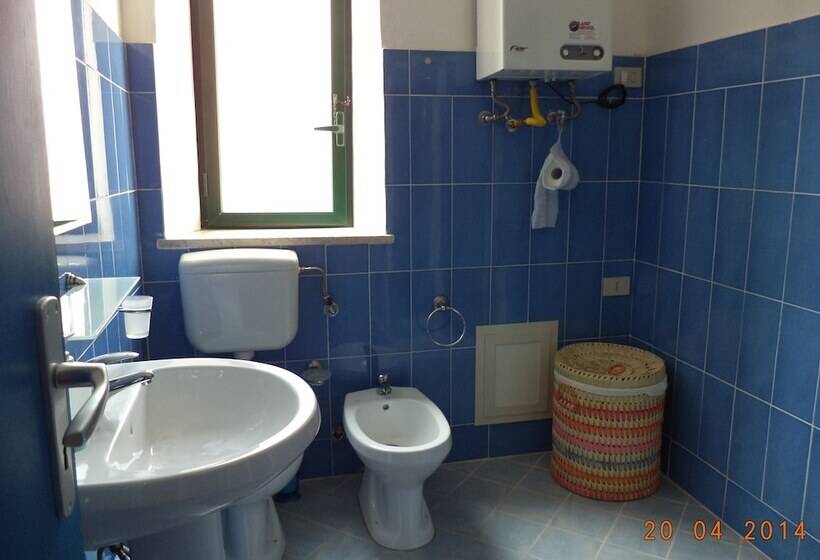 اتاق استاندارد, La Caletta