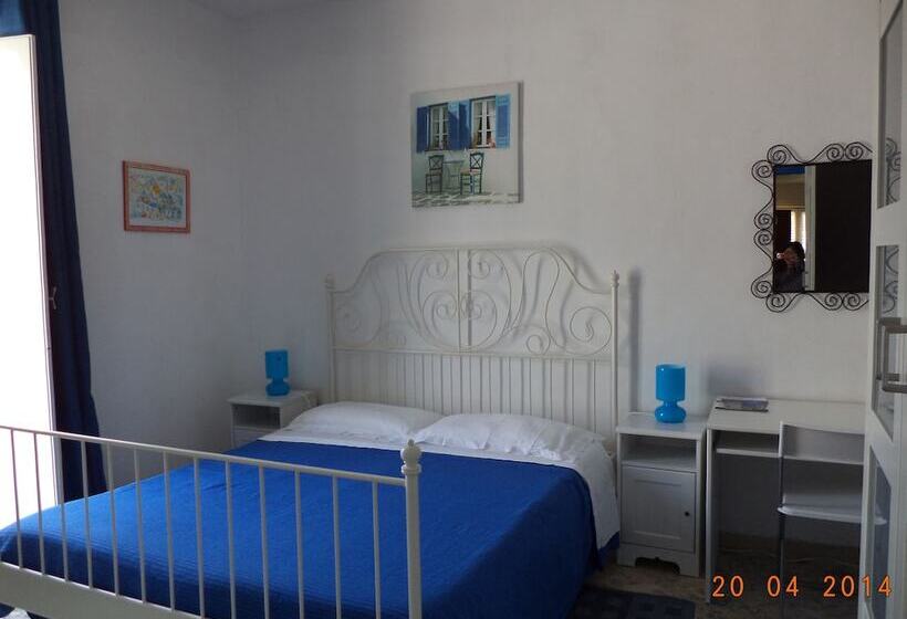 غرفة قياسية, La Caletta