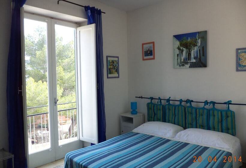 غرفة قياسية, La Caletta