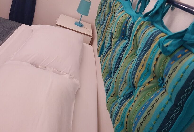 غرفة قياسية, La Caletta