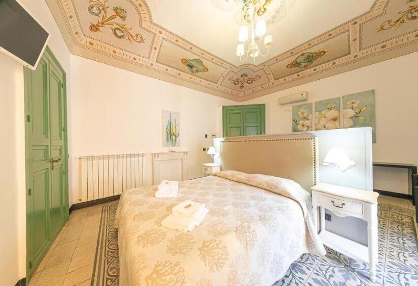 디럭스 룸 킹사이즈 침대, Palazzo Villelmi