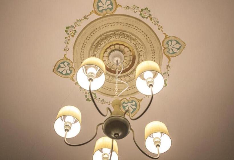 Полулюкс Повышенной Комфортности, Palazzo Villelmi