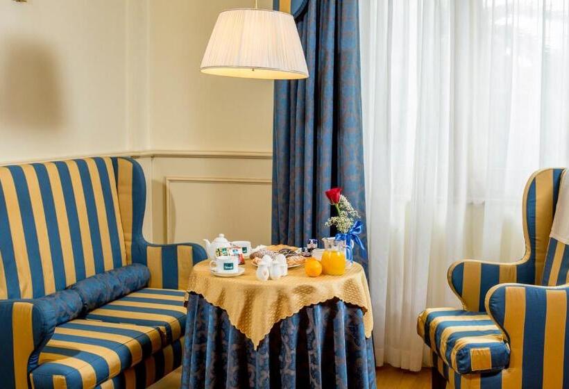 Полулюкс, Casale