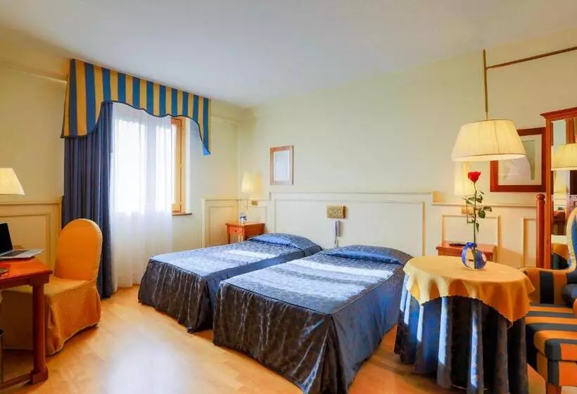 اتاق استاندارد, Casale