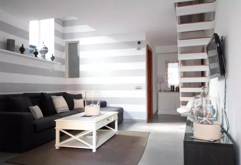 バルコニー付２ベッドルームアパートメント, Cubo Apartments