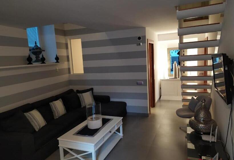 발코니가 있는 2 베드룸 아파트, Cubo Apartments