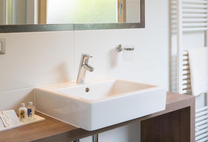 スタンダードシングルルーム, Astor