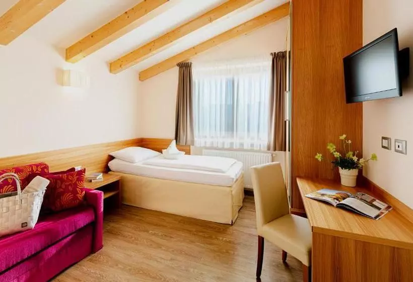 اتاق استاندارد یک نفره, Astor