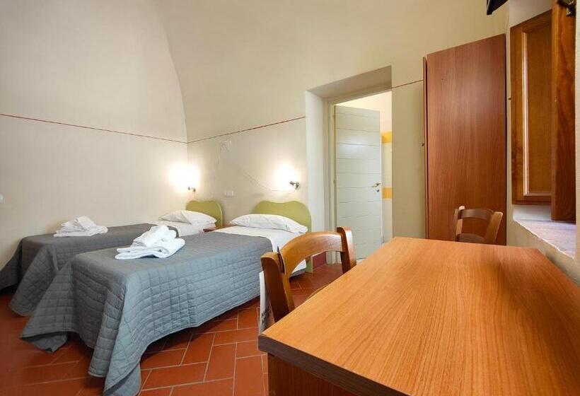 غرفة قياسية, Chiostro Delle Monache Hostel Volterra