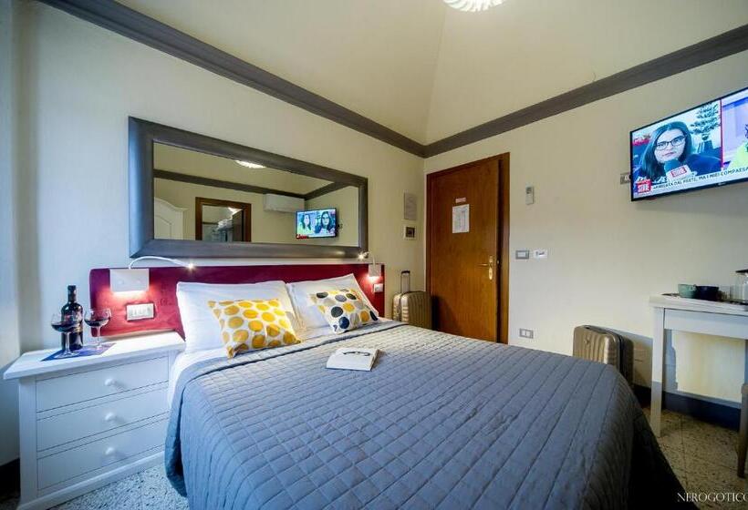 غرفة سوبيريور, Chiostro Delle Monache Hostel Volterra