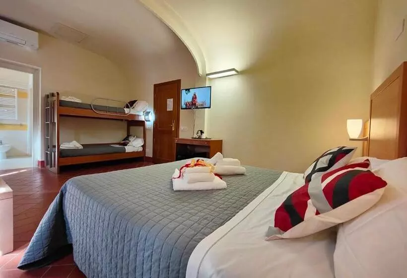 スーペリアの４人部屋, Chiostro Delle Monache Hostel Volterra
