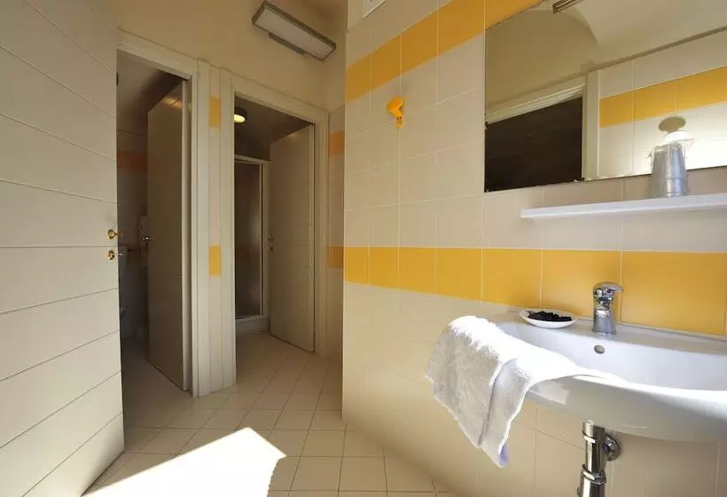 スタンダードトリプルルーム, Chiostro Delle Monache Hostel Volterra