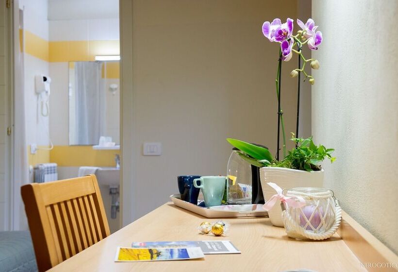 غرفة سوبيريور رباعية, Chiostro Delle Monache Hostel Volterra