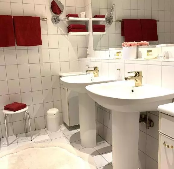 Standard-huone, Der Schwan