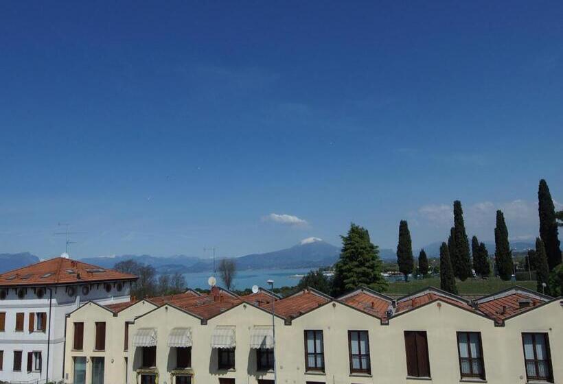 스탠다드 룸 호수 전망, Dori