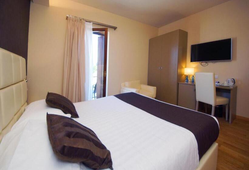 스탠다드 발코니 룸, Dori