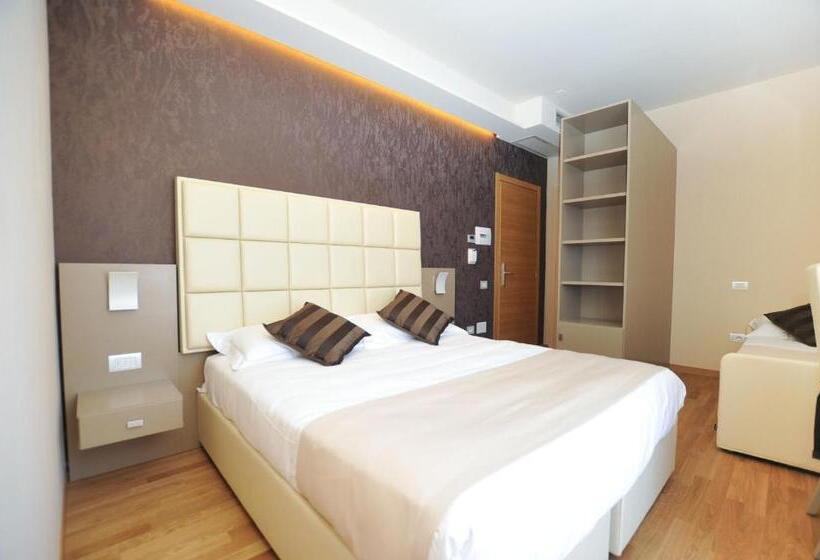 스탠다드 트리플 발코니 룸, Dori