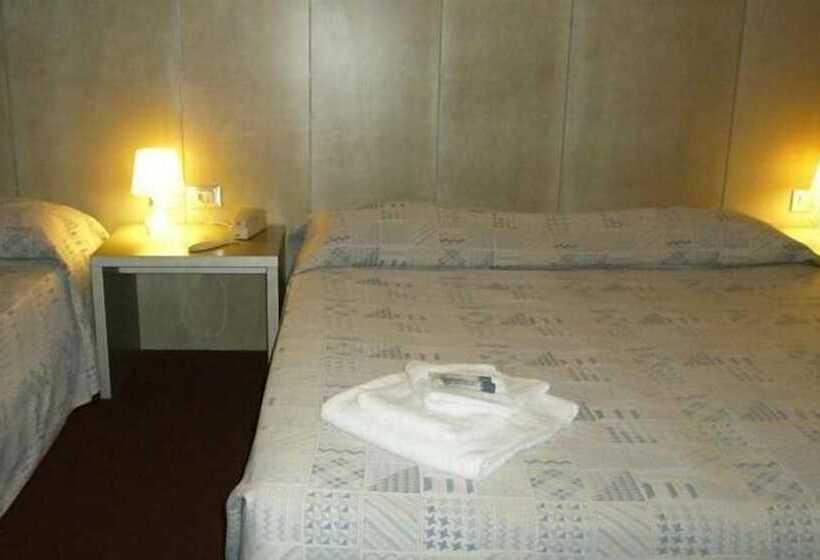 スタンダードトリプルルーム, Europa