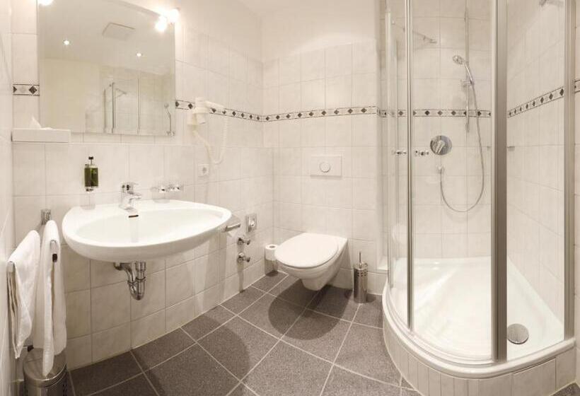 标准三人间, Fortuna