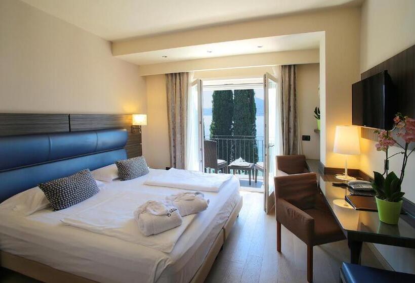 غرفة قياسية مطلّة علي البحيرة, Galvani