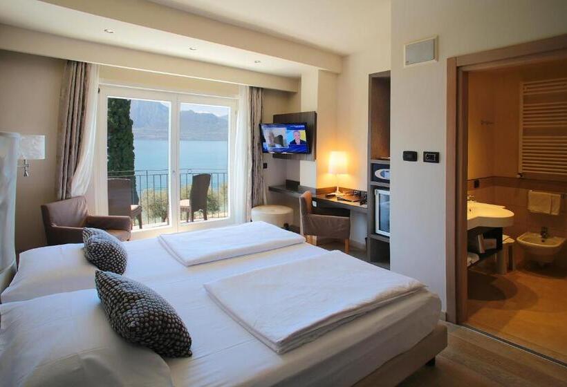 غرفة قياسية مطلّة علي البحيرة, Galvani