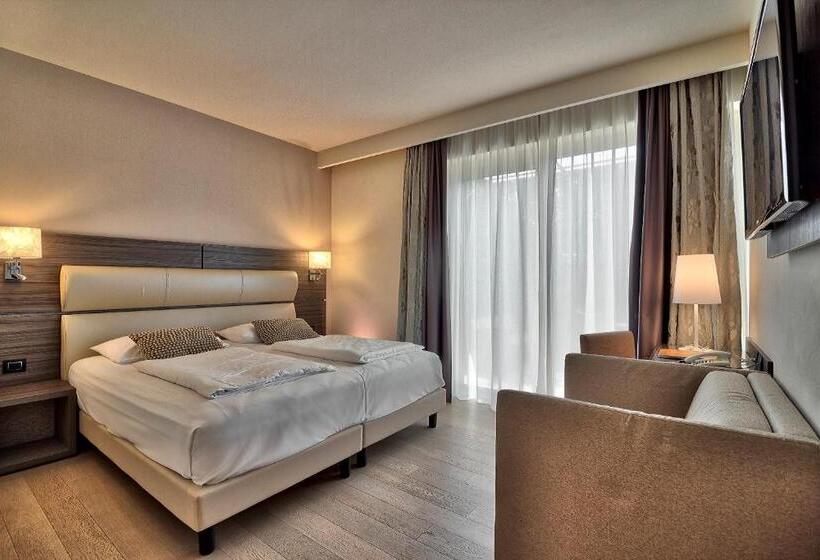 غرفة قياسية ثلاثية, Galvani