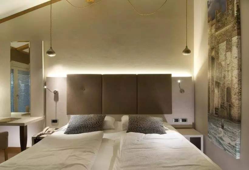 Superior room with lake view, Galvani