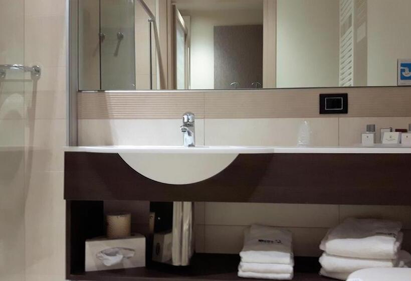 Номер Стандарт Трехместный, Galvani