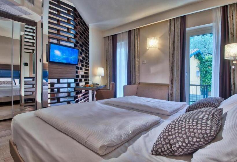 غرفة قياسية مزوَّدة بشُرفة, Galvani