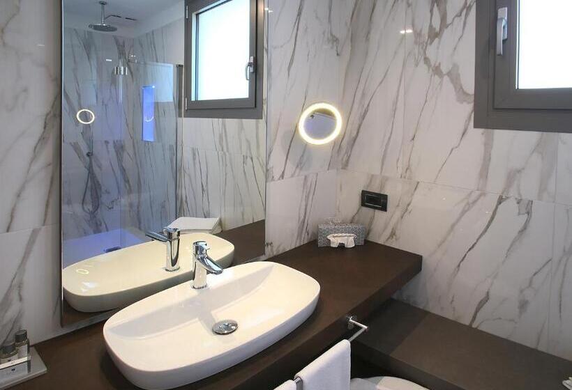 주니어 스위트 호수 전망, Galvani