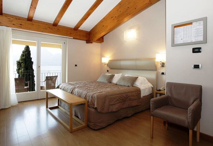 Superior room with lake view, Galvani